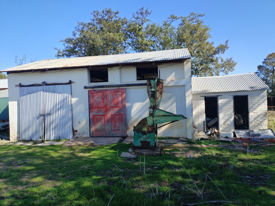 4 Bedroom Property for Sale in Ruststasie Western Cape